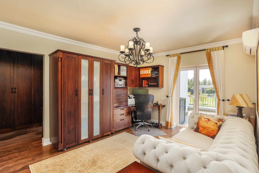 4 Bedroom Property for Sale in Val De Vie Estate Western Cape